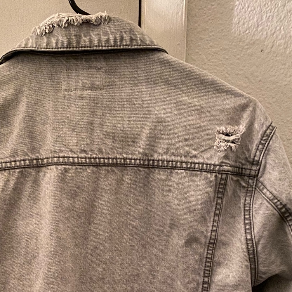 Distressed Denim jacket - Picture 4 of 7